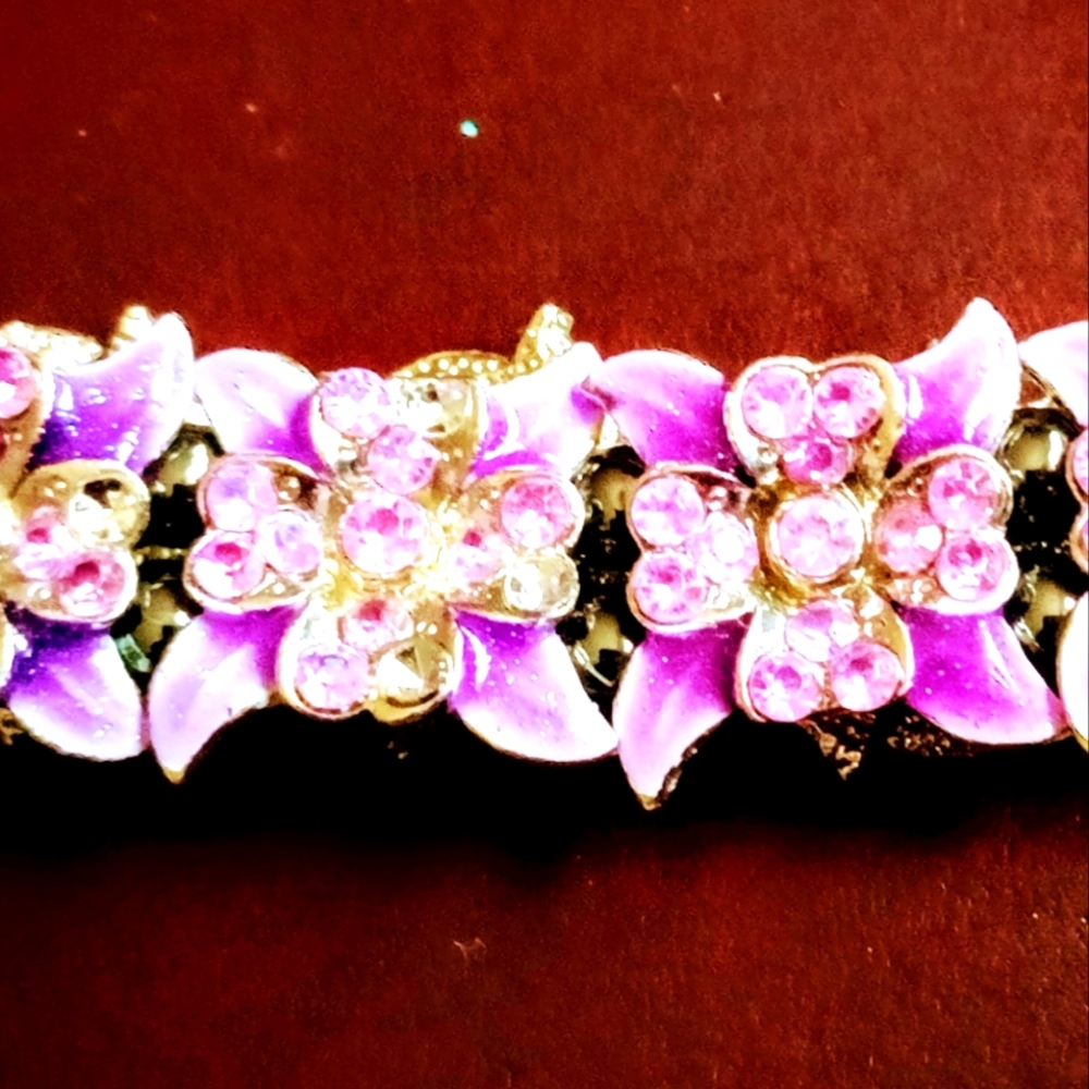 Elegant Purple(mauve)Floral Bracelet with silvergrey Beads, Stretchy,2 cm wide